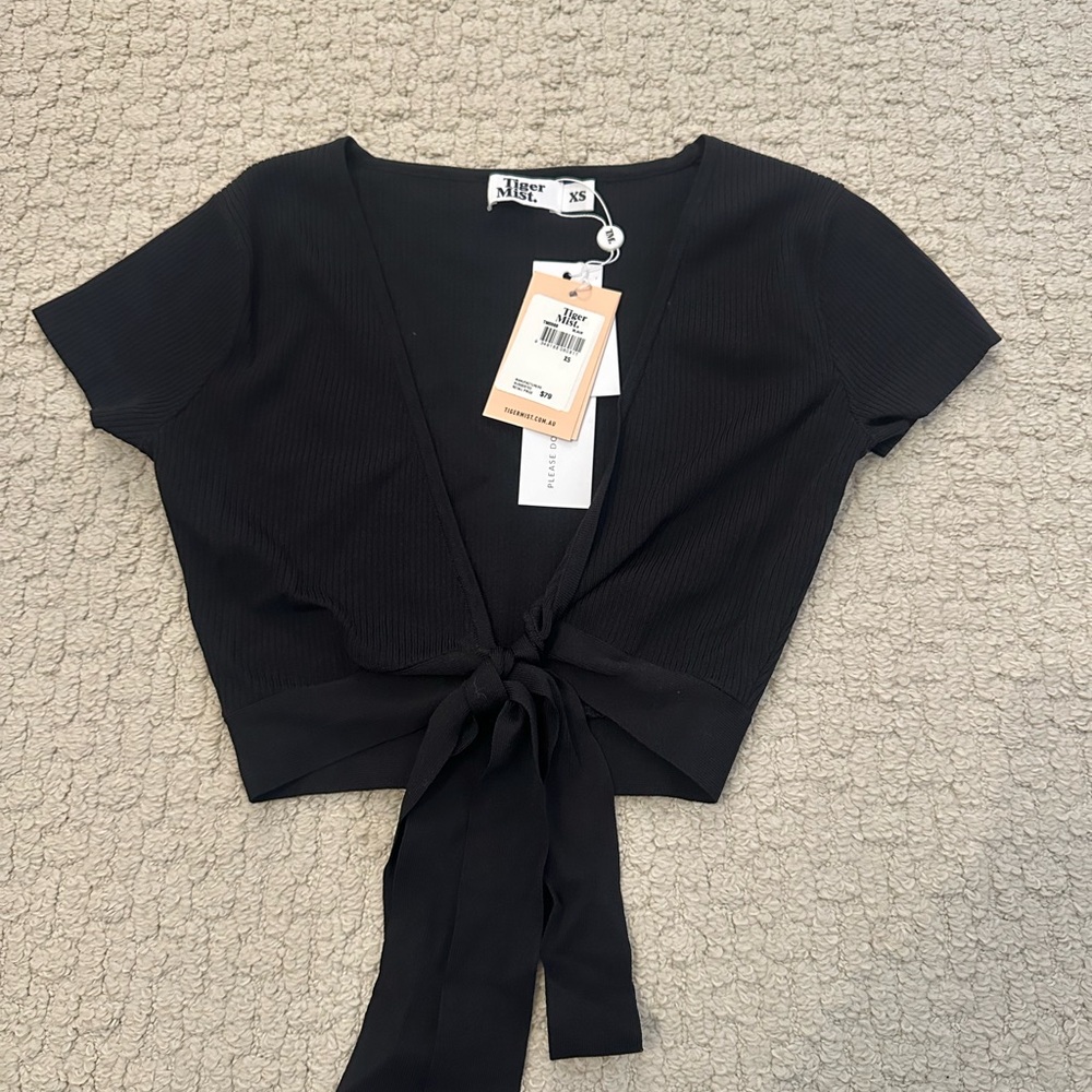 Tiger Mist Black Wrap Top